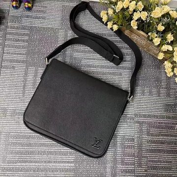 Louis Vuitton Mirror Quality Mini District Messenger Bag