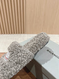 FURRY SLIDES IN GRAY CURLY SHEARLING