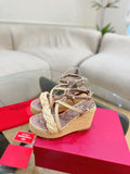 GARAVANI ROCKSTUD WEDGE SANDALS IN ROSY BROWN CALFSKIN AND BEIGE RAFFIA
