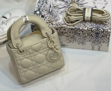 Tui Lady Dior Ultra Matte Medium Bag