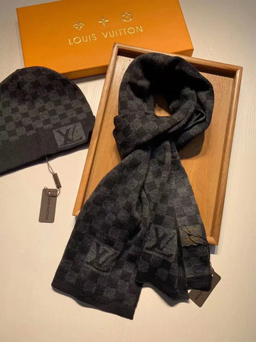 Louis Vuitton Petit Damier Scarf and Hat Beanie wool Set