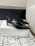 KITTEN T-BAR STRAP PUMP 5 CM IN BLACK PATENT CALFSKIN