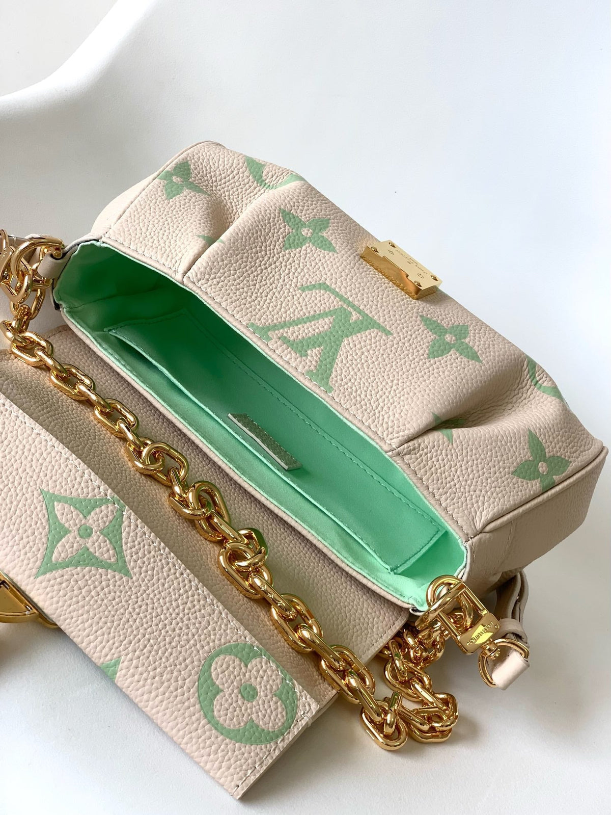 FAVORITE BAG 24 IN BEIGE MIX GREEN MONOGRAM SOFT GRAINED COWHIDE
