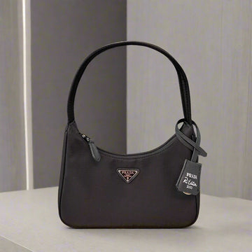 HOBO RE-EDITION BAG 22 IN BLACK RE-NYLON