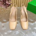 KNOT PUMP 9 CM IN EGG NOGG CALFSKIN WITH GOLD FINISHED METAL HEEL