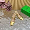 KNOT PUMP 9 CM IN GOLD CALFSKIN WITH GOLD FINISHED METAL HEEL