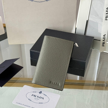 EMBOSSED LOGO WALLET 11 IN FINCH GREEN CALFSKIN