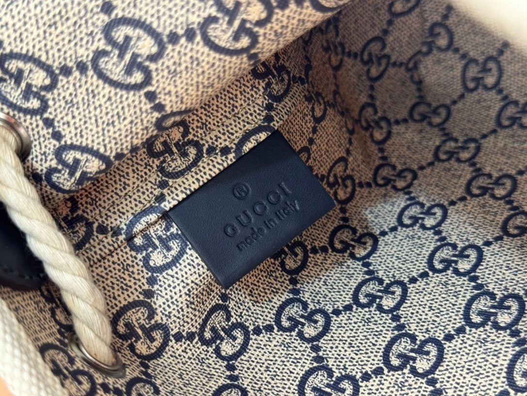 SMALL DRAWSTRING SHOULDER BAG 21 IN WHITE CANVAS DARK BLUE CALFSKIN