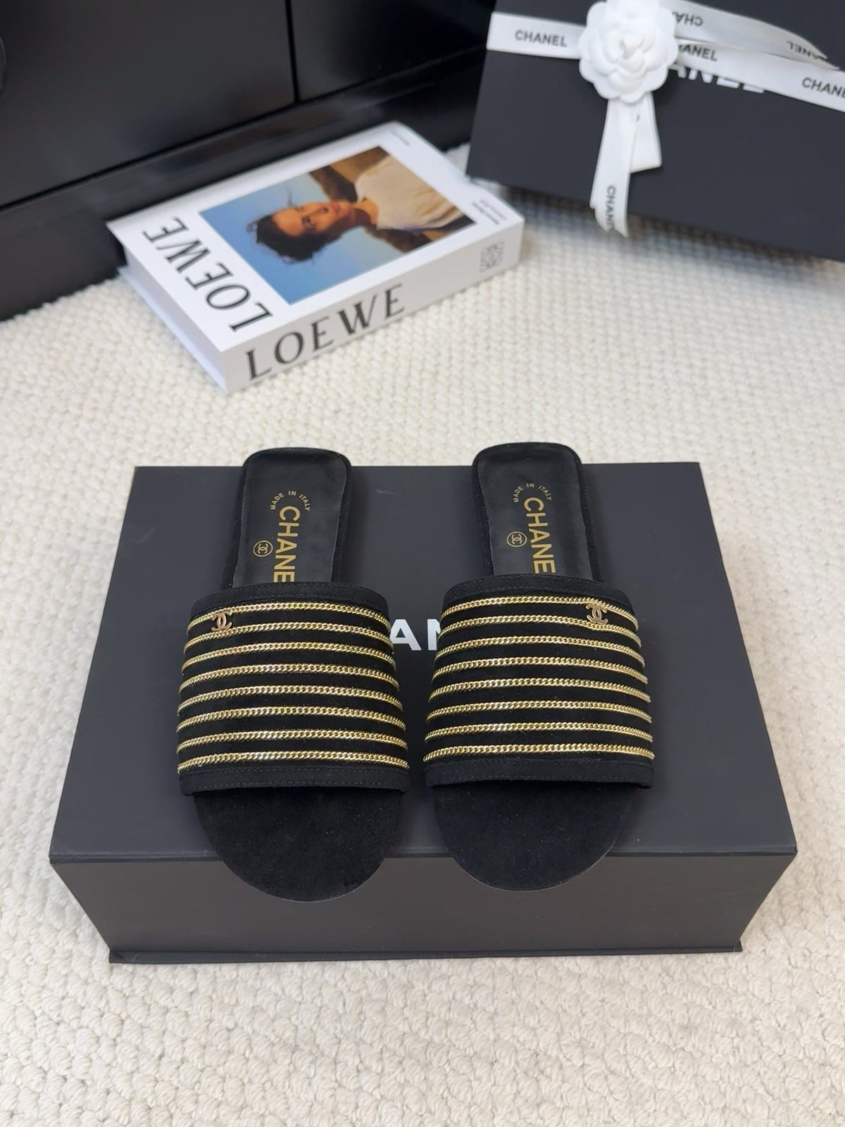 FLAT SLIDE IN BLACK SUEDE WITH GOLD CRYSTALS