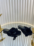 LACE SANDALS IN BLACK VELVET