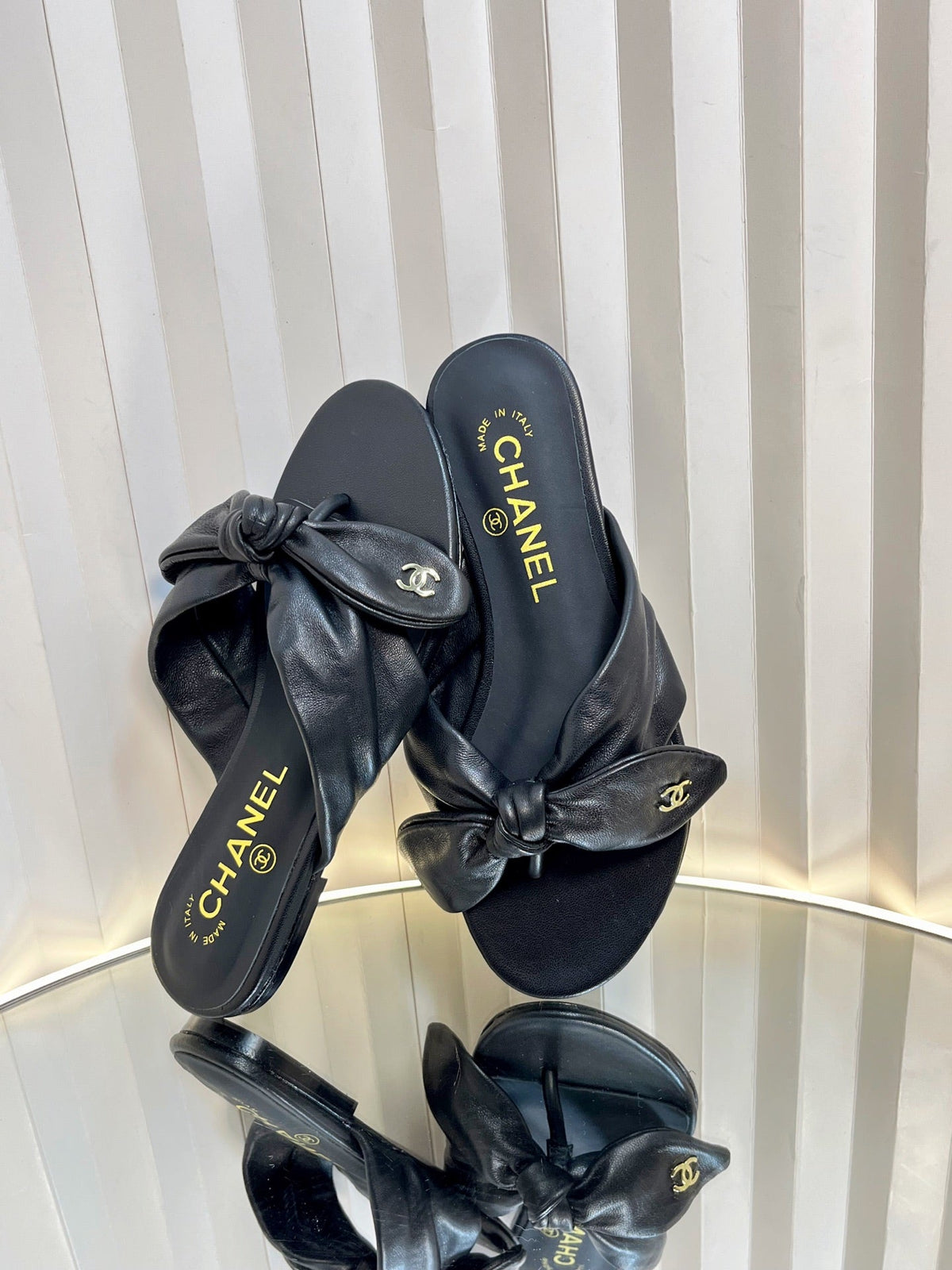 LACE SANDALS IN BLACK CALFSKIN