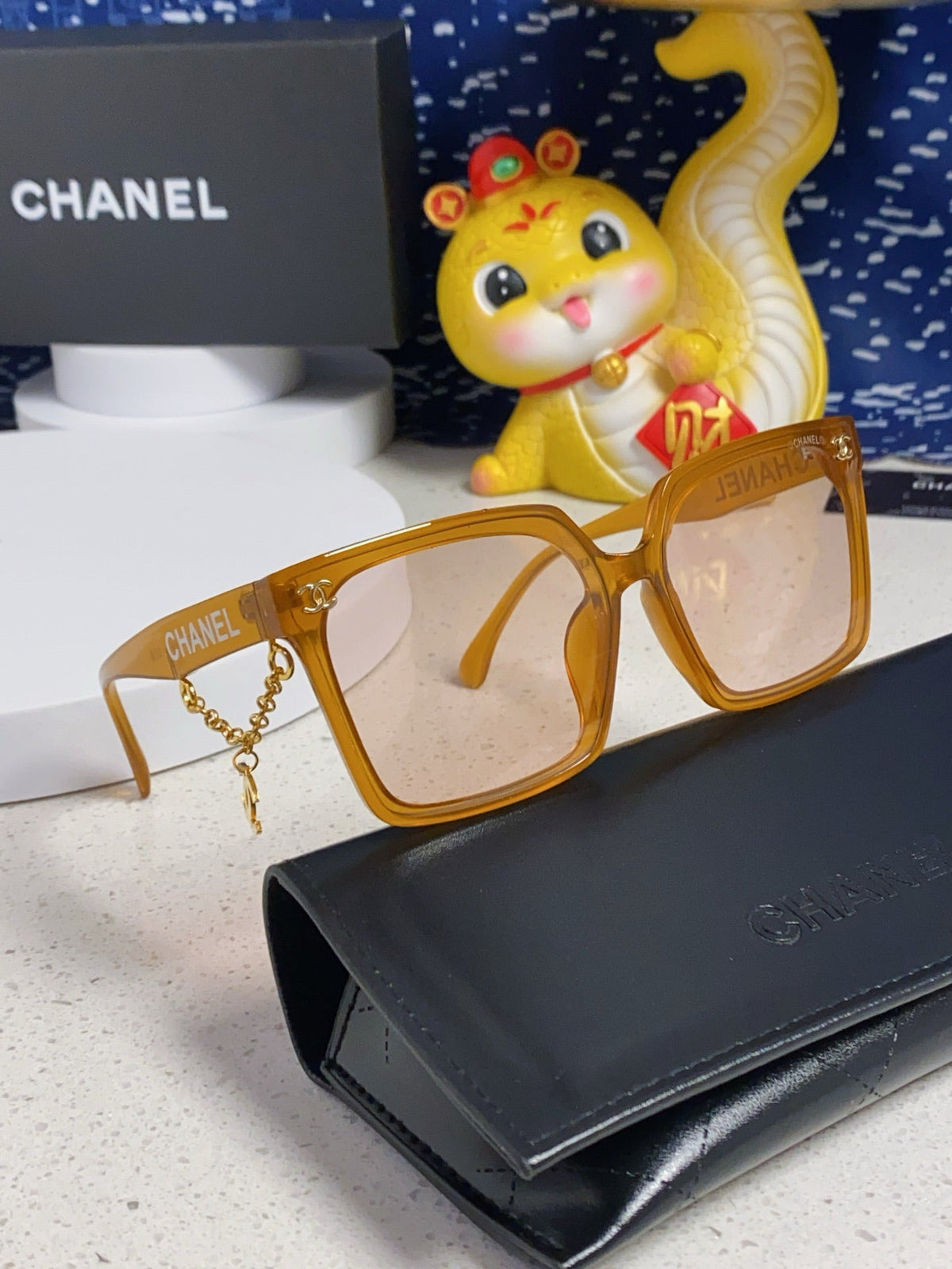 SQUARE SUNGLASSES 641806 IN DARK YELLOW ACETATE