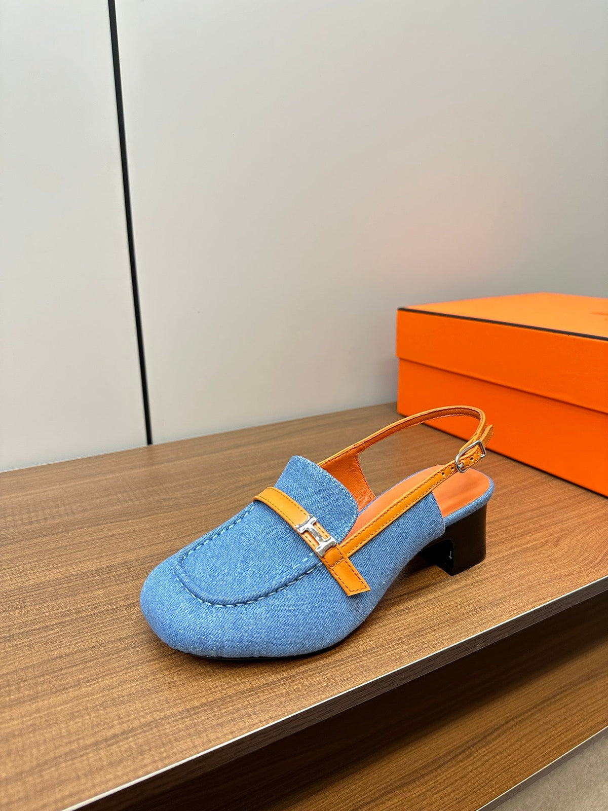 Infinie 50 pump azure blue