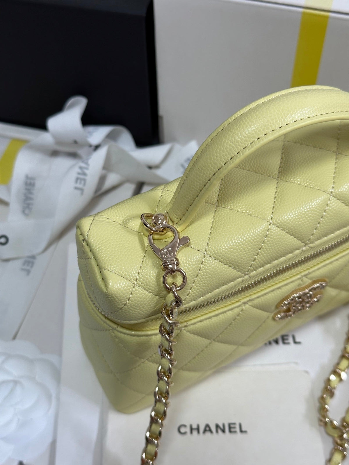 STRASS VANITY QUILTED CASE 19 IN YELLOW CALFSKIN WITH GOLD METALLIC