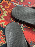GG INTERLOCKING G SLIDE SANDAL BLACK RUBBER