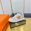 FREE SNEAKER IN WHITE CALFSKIN AND 