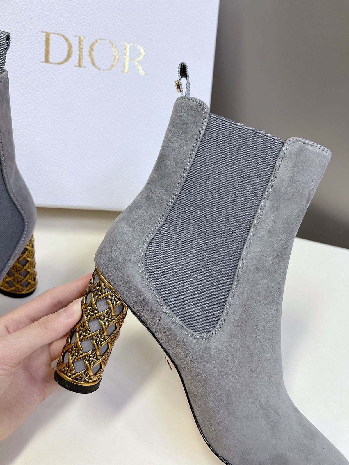 ICON HEELED ANKLE BOOT COOL GRAY SUEDE 8 CM