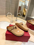 FUSSFRIEND CAMEL BROWN PATENT CALFSKIN LEATHER SABOT