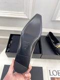 FLAT LOAFERS WITH GOLD CHAIN IN BLACK GLOSSY CALFSKIN